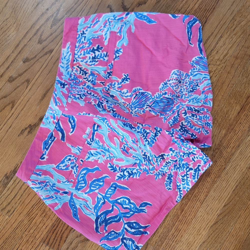 Lilly Pulitzer Vibrant Pink & Blue Patterned Women's Shorts With Pockets - Picture 4 of 5